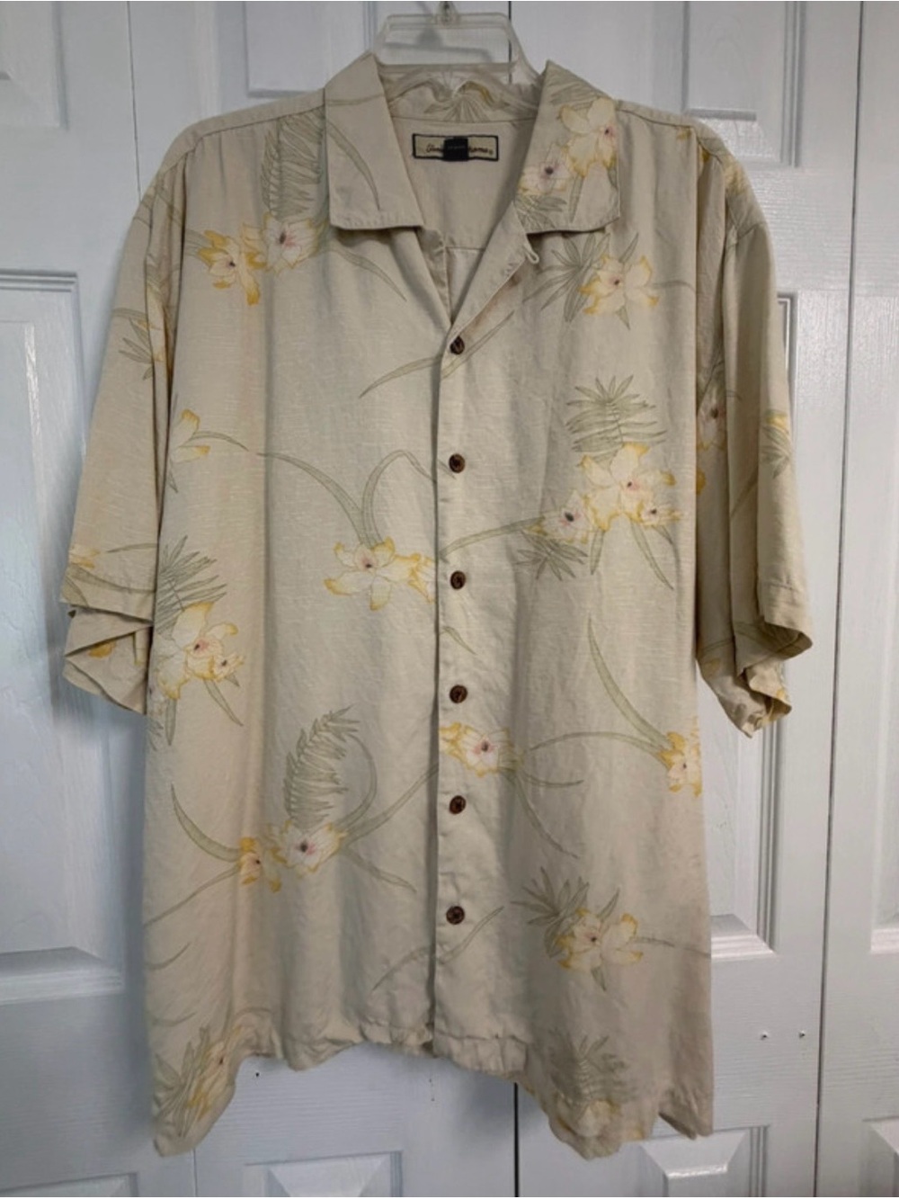 Tommy Bahama  Cream Short-Sleeve Floral Camp Shirt